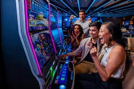 83r Live Casino နှင့် Slots